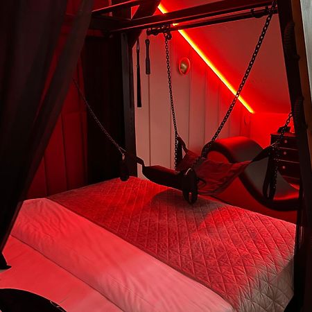 Exclusive Bdsm Apartment Krakow - Adults Only Buitenkant foto