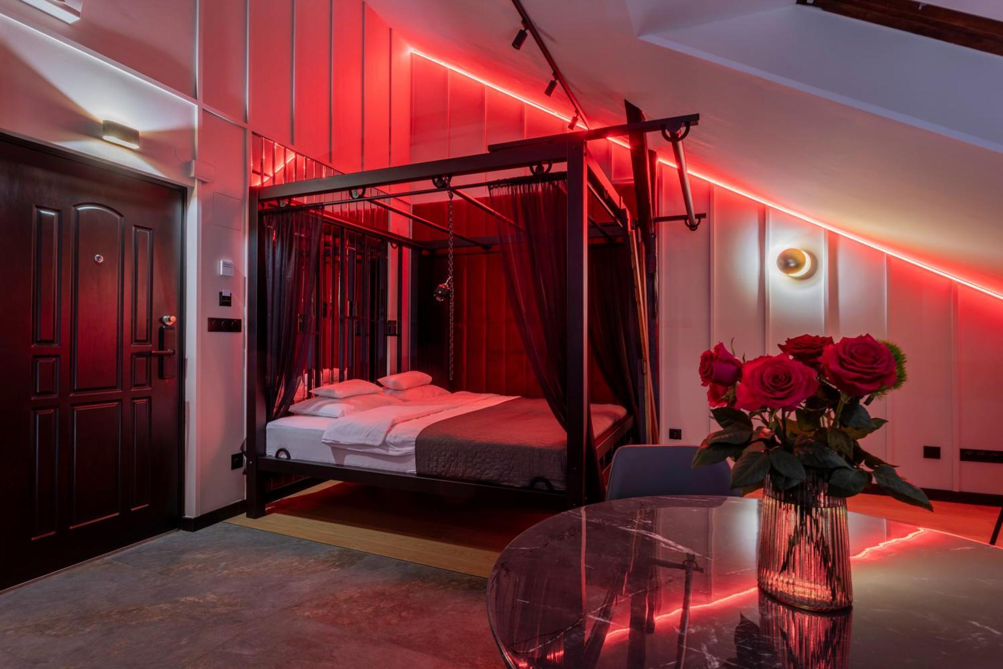 Exclusive Bdsm Apartment Krakow - Adults Only Buitenkant foto