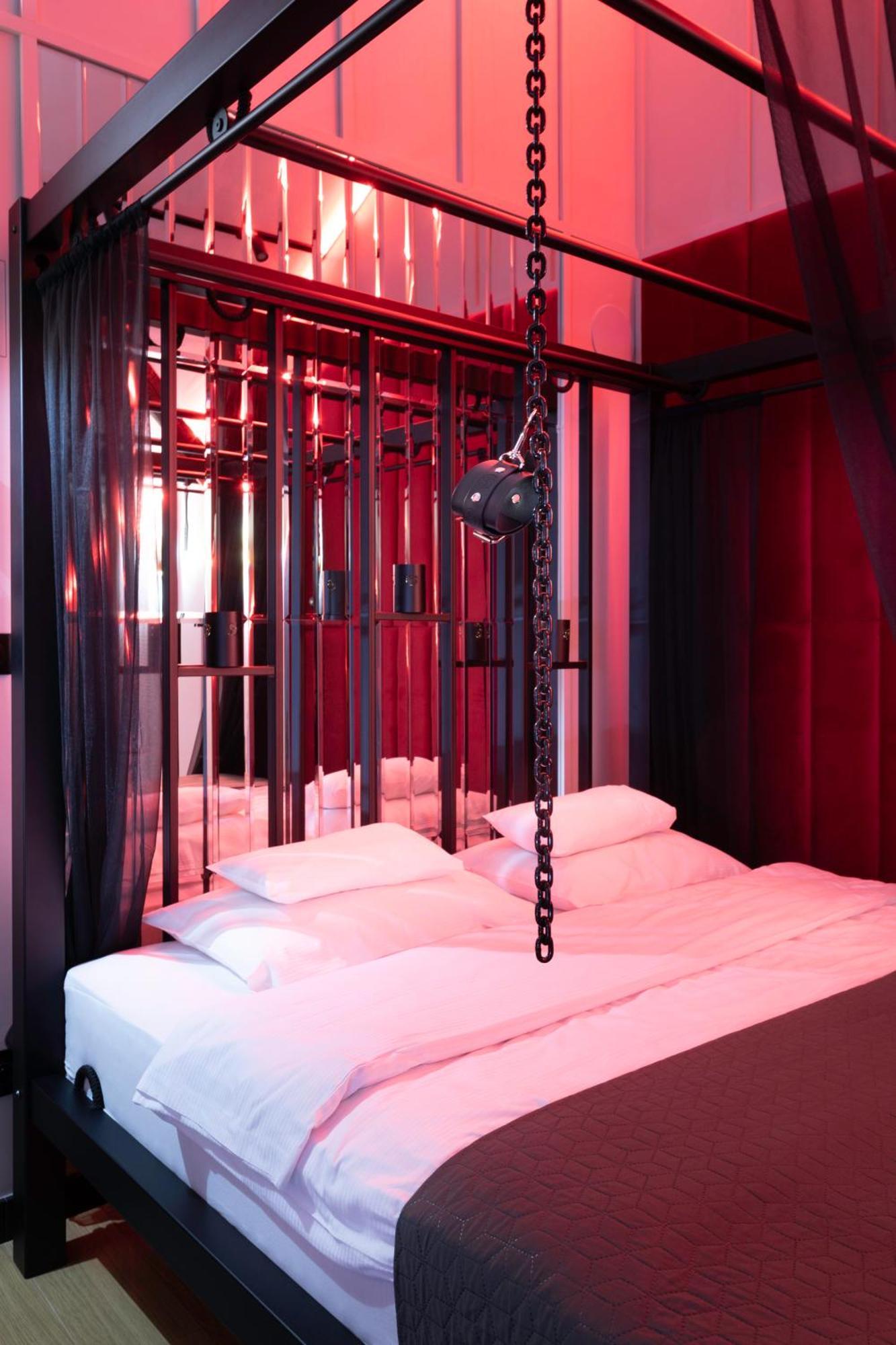 Exclusive Bdsm Apartment Krakow - Adults Only Buitenkant foto
