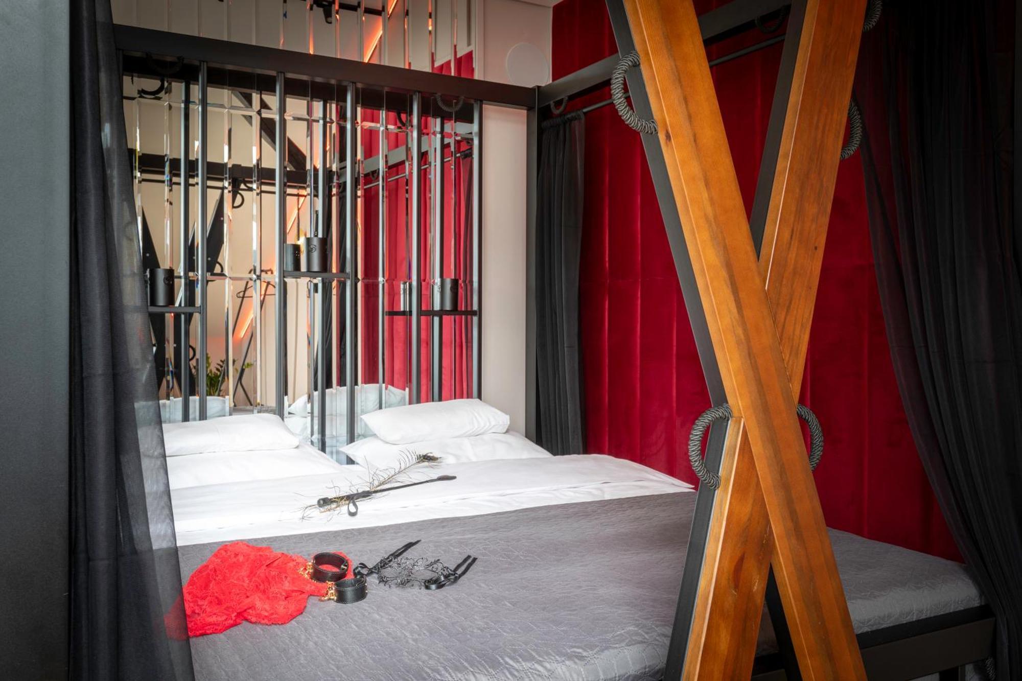 Exclusive Bdsm Apartment Krakow - Adults Only Buitenkant foto