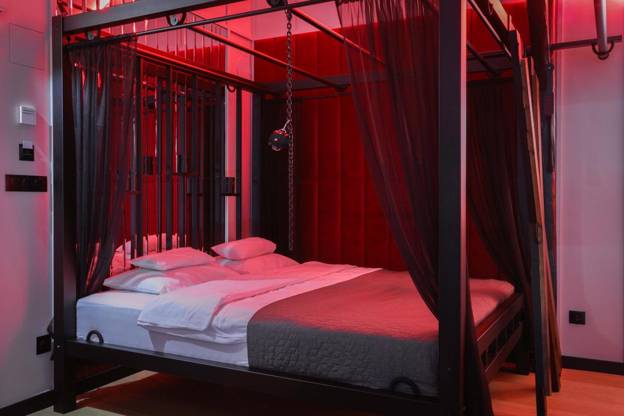 Exclusive Bdsm Apartment Krakow - Adults Only Buitenkant foto