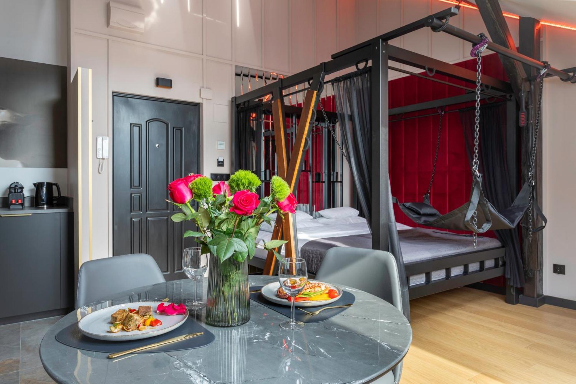 Exclusive Bdsm Apartment Krakow - Adults Only Buitenkant foto