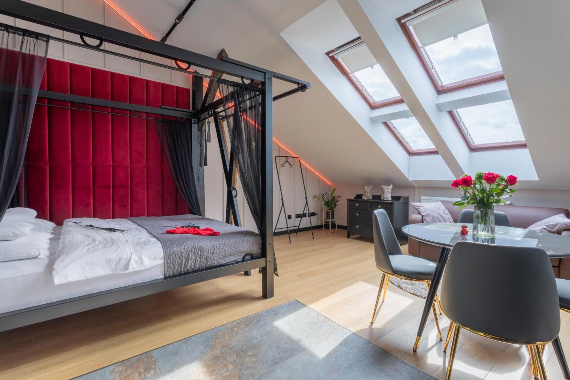 Exclusive Bdsm Apartment Krakow - Adults Only Buitenkant foto